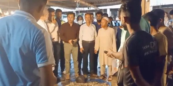 ভৈরবে জেলিযুক্ত চিংড়ি মাছ জব্দ, ২০ হাজার টাকা জরিমানা